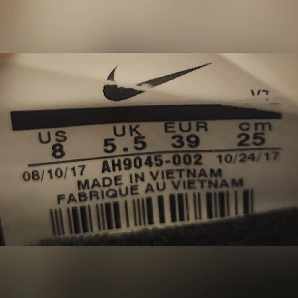 Nike Air VaporMax Triple Black Running Sneakers Women's Size 8 - Picture 9 of 9